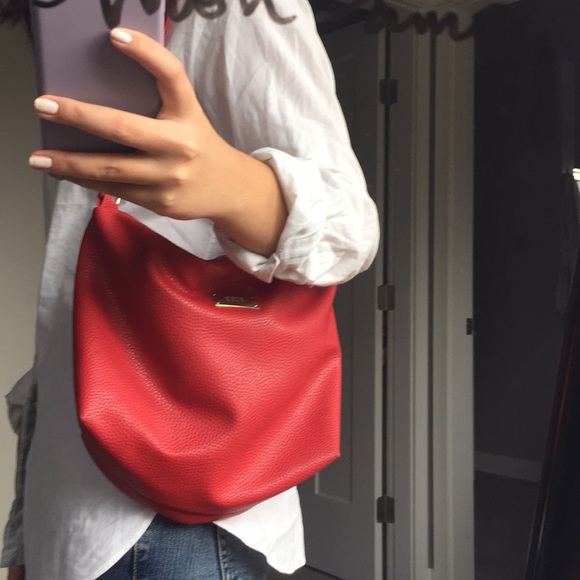 Red BCBG bag - Picture 2 of 7